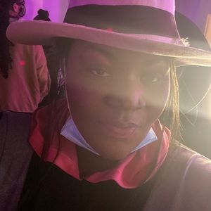 Meet your Posher, Ronesha